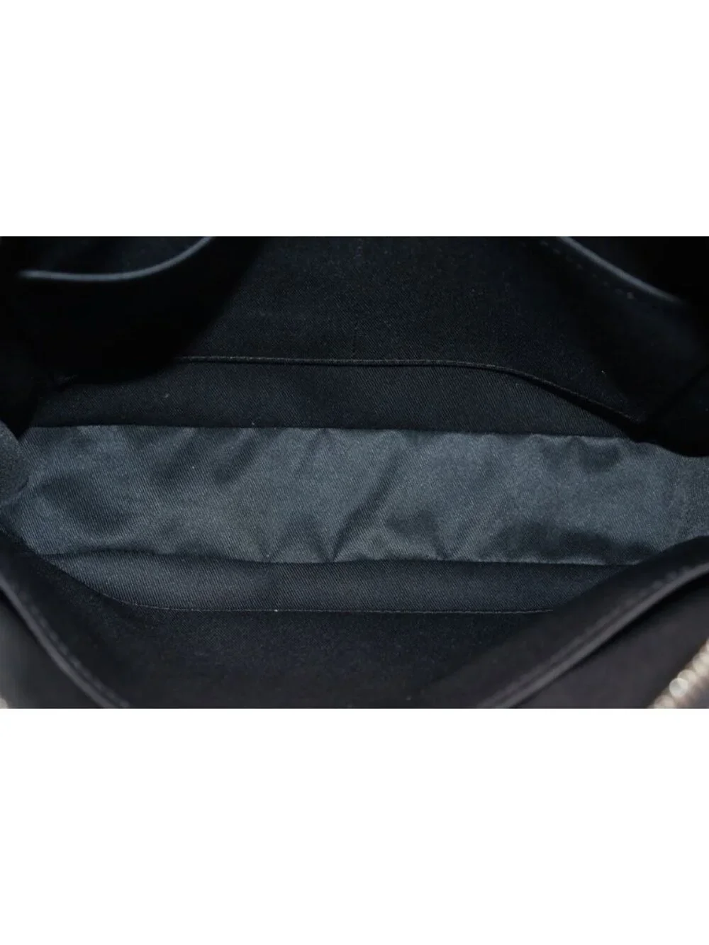 Louis Vuitton Taiga Anton Messenger PM Shoulder Bag